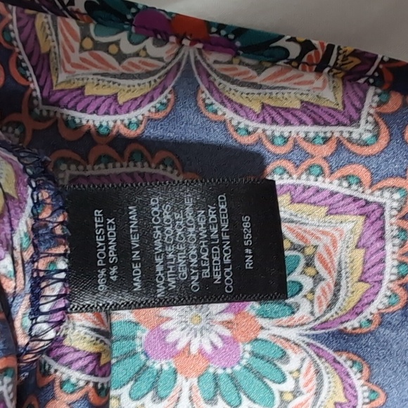 Express Patterned Blouse Top with Quarter Zip V Neck Short Sleeve Small - Picture 5 of 5